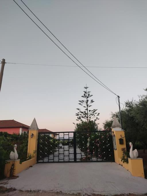 Casa Dei Fiori Villa Sarakinádhon Eksteriør billede